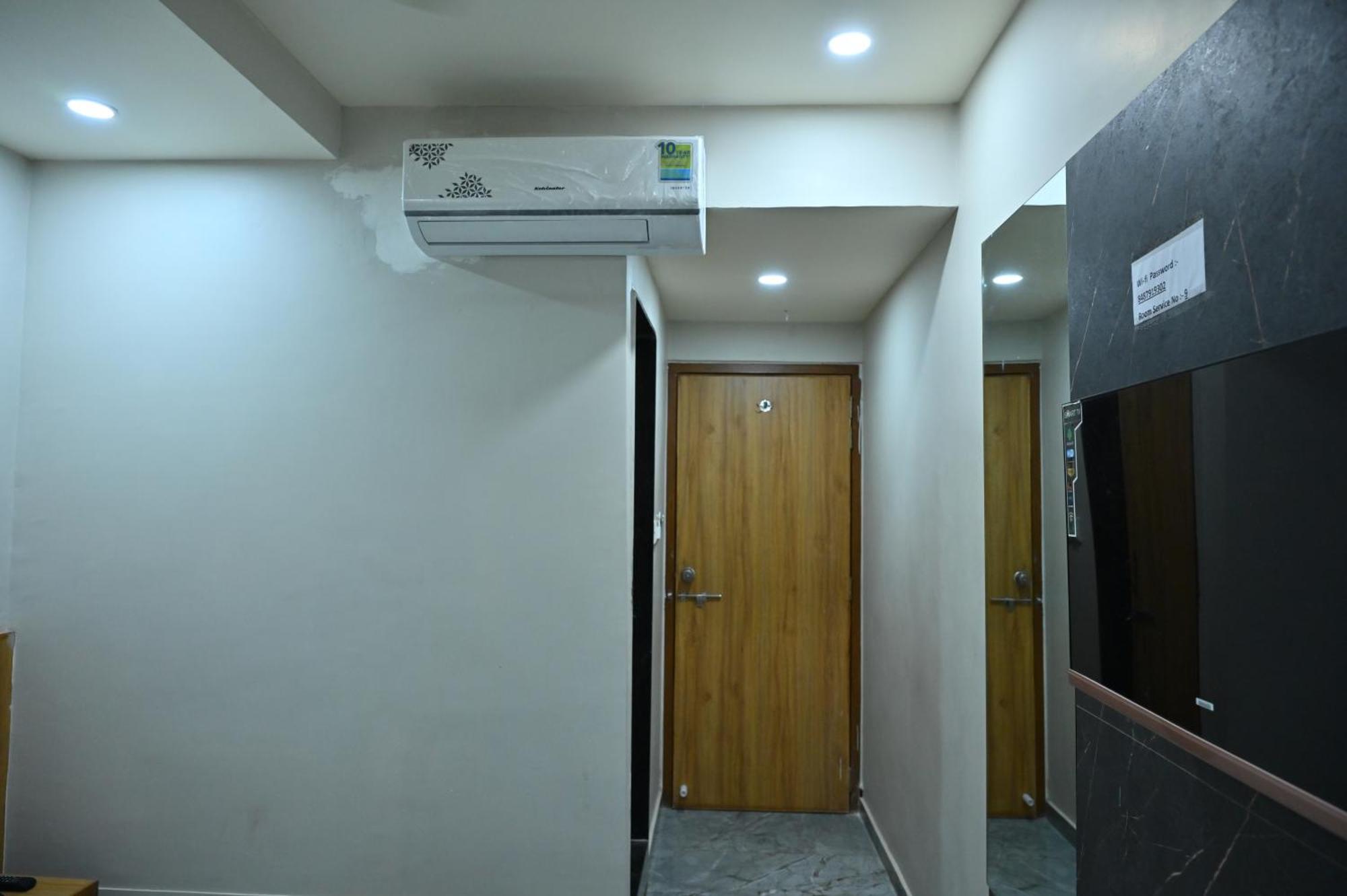 Hotel Sury Villa Ahmedabad Extérieur photo