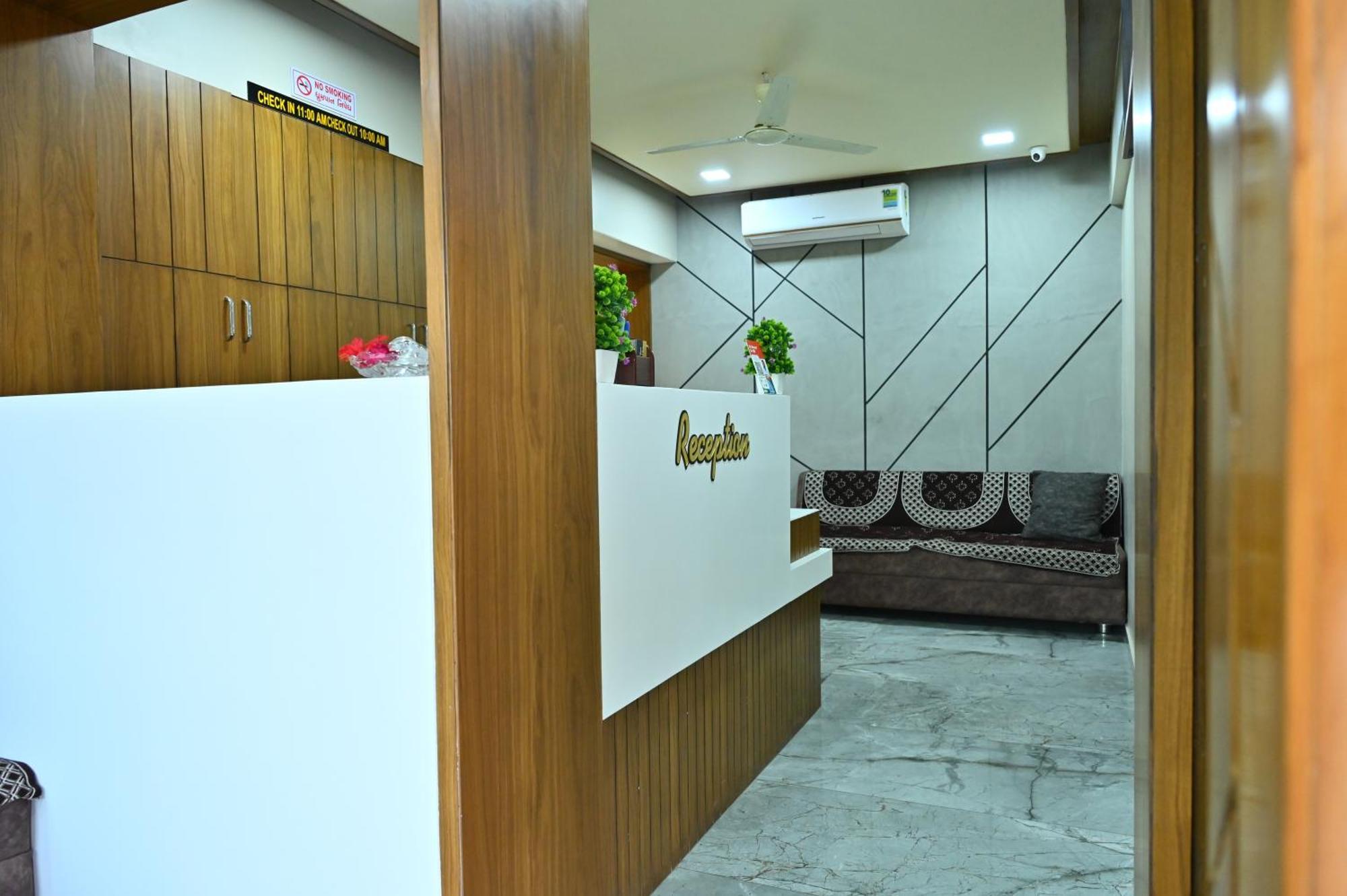 Hotel Sury Villa Ahmedabad Extérieur photo