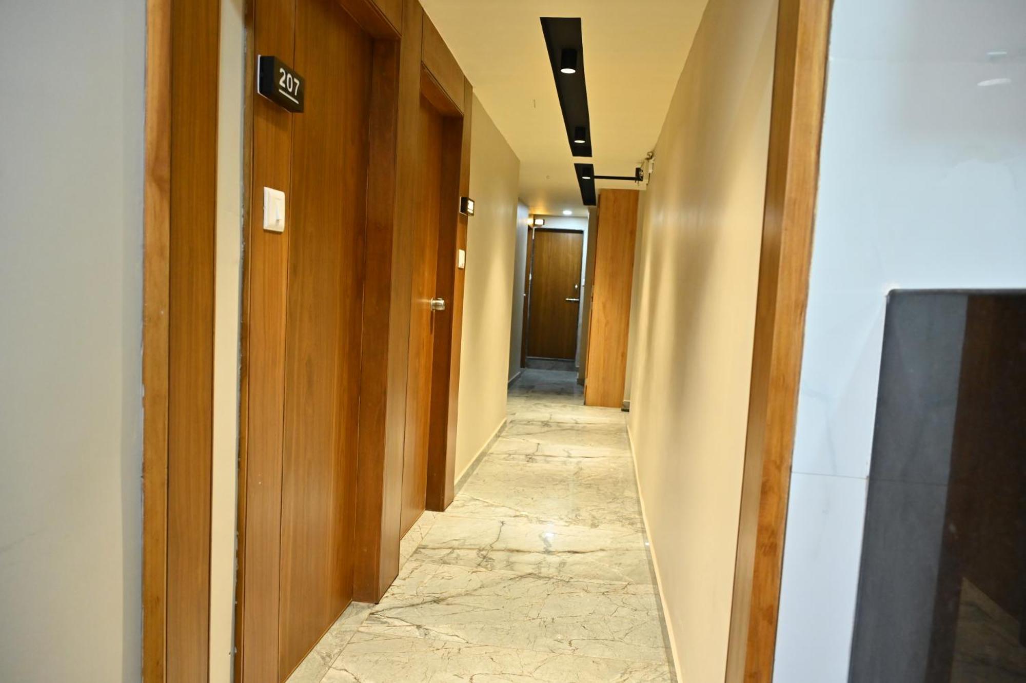 Hotel Sury Villa Ahmedabad Extérieur photo