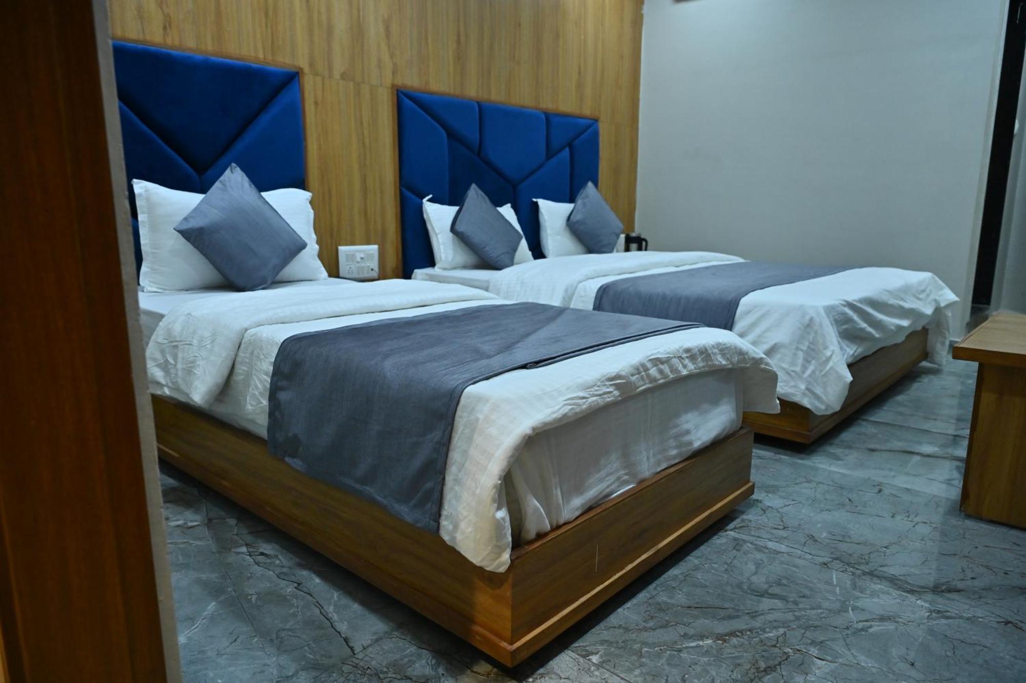 Hotel Sury Villa Ahmedabad Extérieur photo